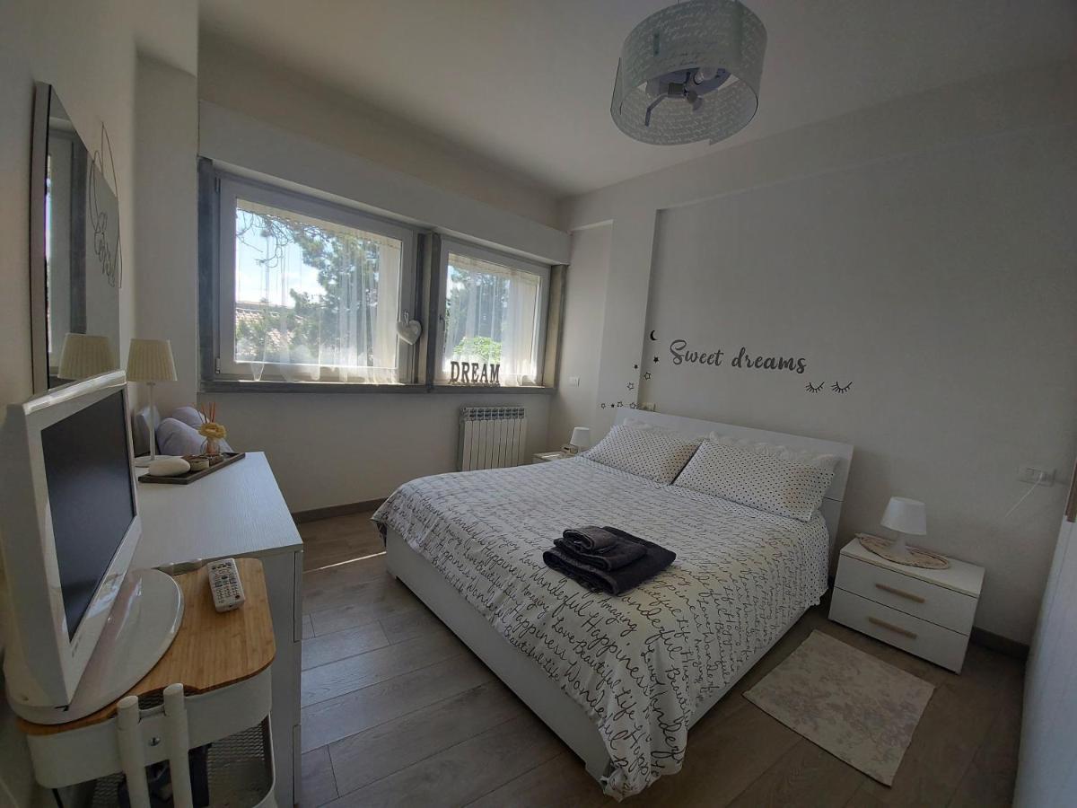 La Pineta - Delightful Small Apartment Near The City Center LʼAquila Exterior foto
